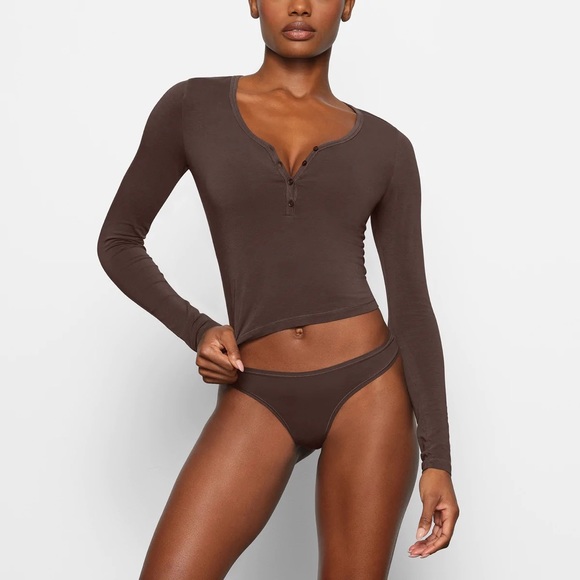 SKIMS Tops Skims New Vintage Long Sleeve Cropped Henley Cocoa Xs
